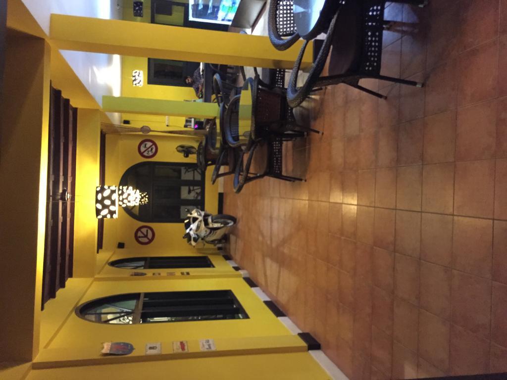 Elphinstone Residency Bed and Breakfast Kochi Exteriör bild