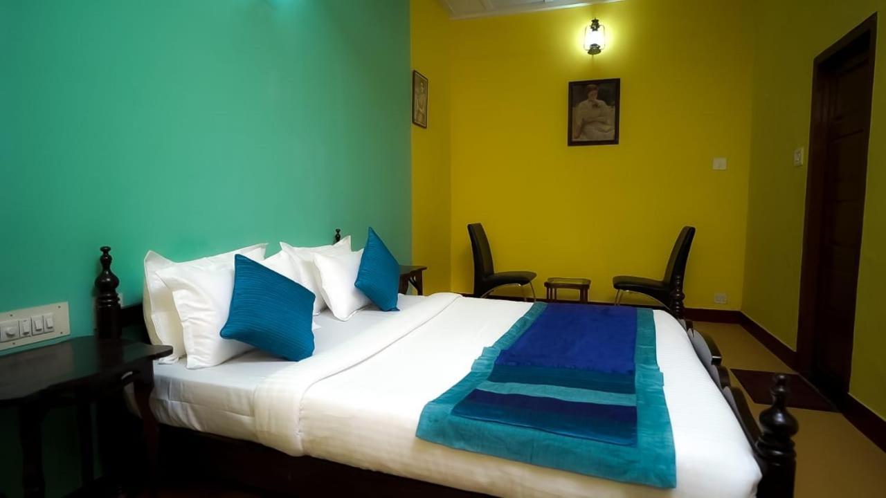 Elphinstone Residency Bed and Breakfast Kochi Exteriör bild