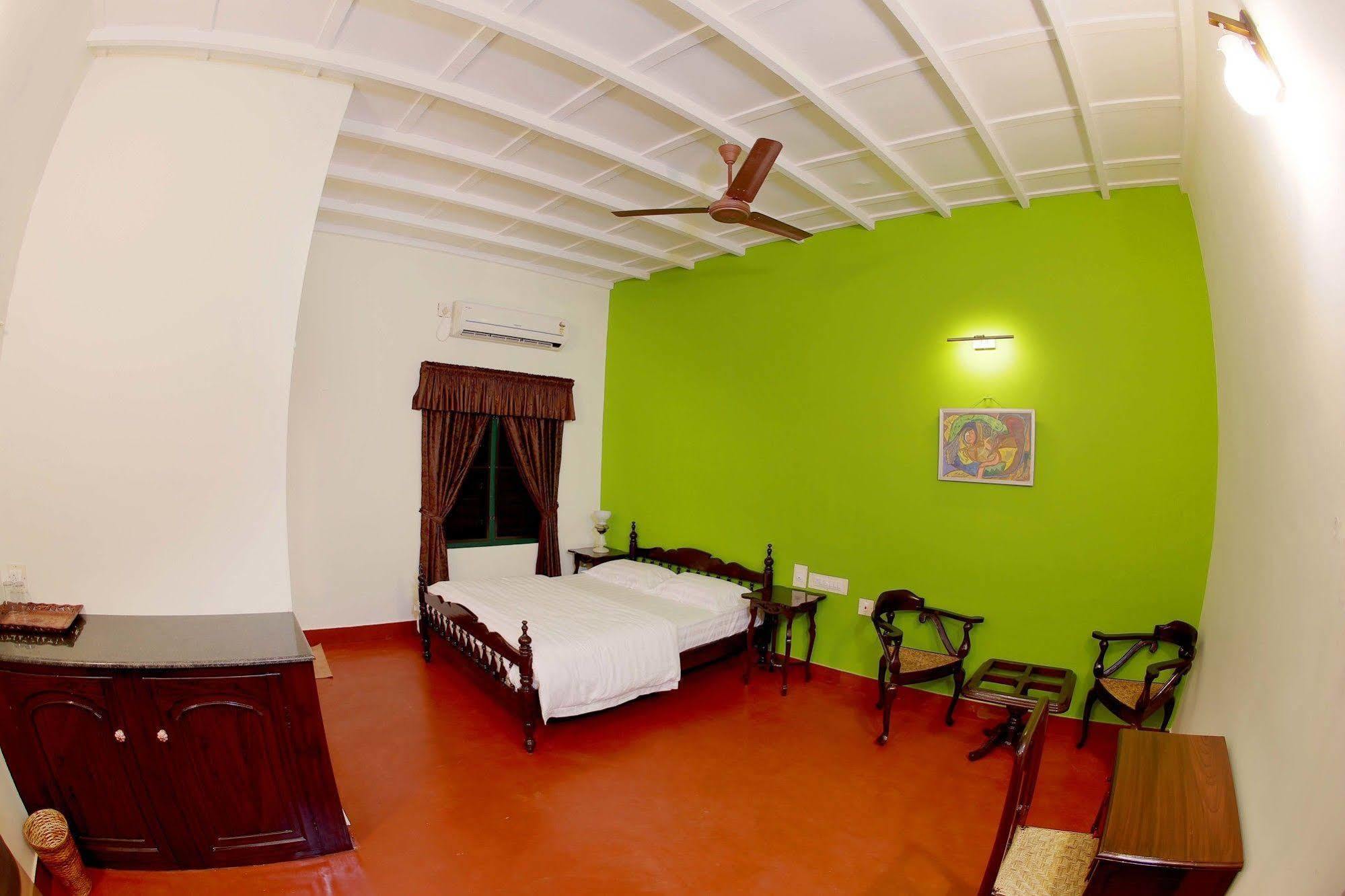 Elphinstone Residency Bed and Breakfast Kochi Exteriör bild