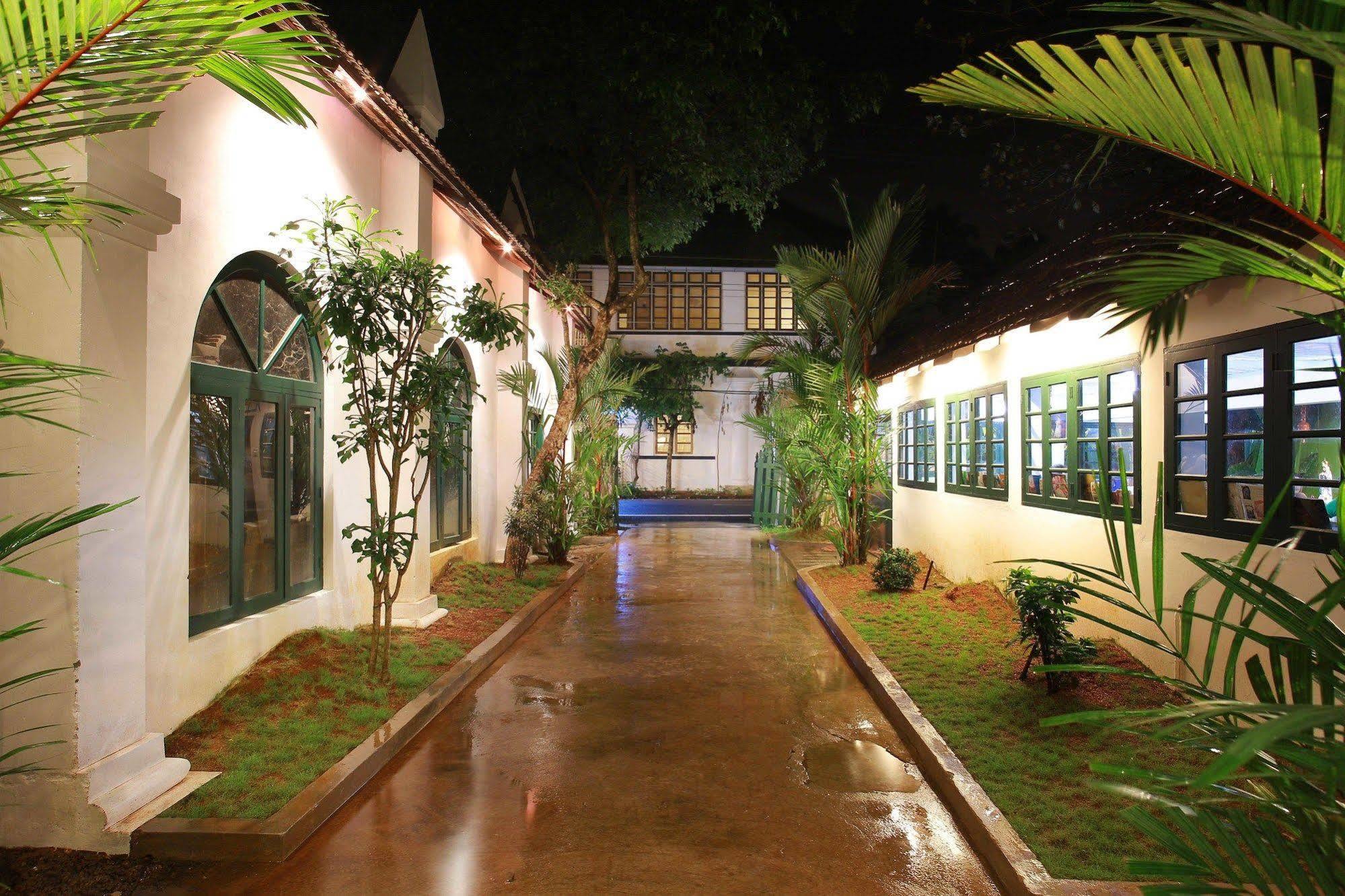 Elphinstone Residency Bed and Breakfast Kochi Exteriör bild